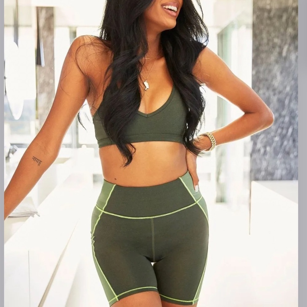 Good American NWT Two Tone Bike Shorts Dark Green & Light Green Panels Size 0 &1